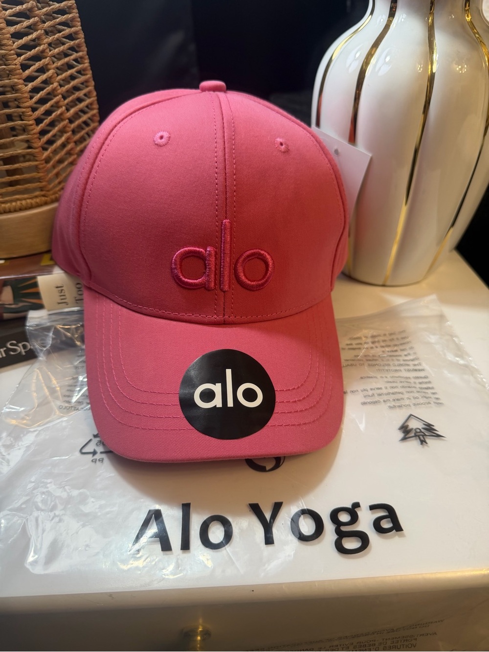 ALO Yoga Off Duty Hot Pink Logo Strapback Cap In Paradise Pink - Picture 7 of 16